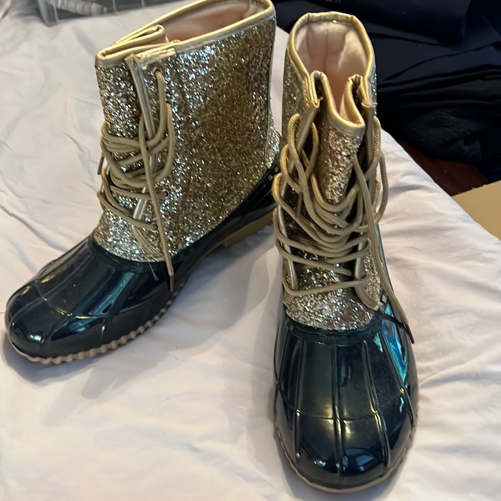 Size 10 glitter winter boots by Sugar new